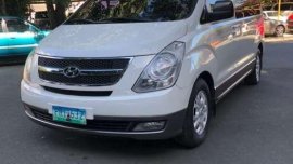 2010 HYUNDAI Starex gold a/t FOR SALE