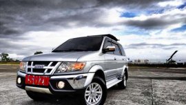 ALMOST BRAND NEW ISUZU SPORTIVO XMAX 2011 Top of the Line Model