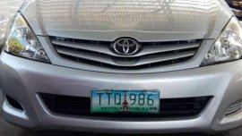2011 Toyota Innova E for sale
