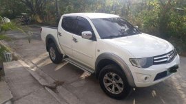 For sale Mitsubishi Strada 2010 model 4X4