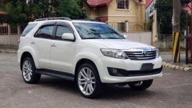 2012 Toyota Fortuner G 4x2 Diesel Manual 220k worth of accesories