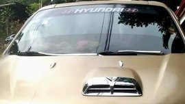 Selling Hyundai Starex 2003 model