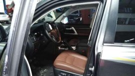 Brand New TOYOTA Land Cruiser VX Bulletproof B6 2018