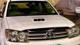 SELLING TOYOTA FORTUNER 4x4 V 2005