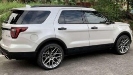 Like New Ford Explorer for sale