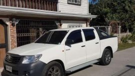 Excellent condition Toyota Hilux j 2015 MT