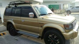 SELLING MITSUBISHI Pajero MT 4wd