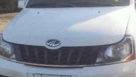 SELLING Mahindra Xylo manual diesel 2016