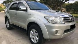 Toyota Fortuner V Series 2011 for sale 