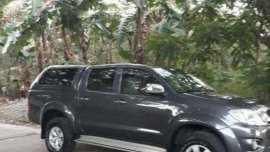 Pickup Truck 2011 Toyota Hilux 2.7G M/T Diesel