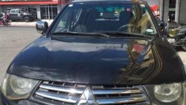 Mitsubishi Strada 4x4 top of the line 2010