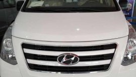 Hyunda Grand Starex 2.5L Swivel 10Seater 2019