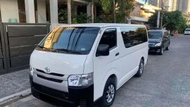 2017 Toyota Hiace Commuter 3.0 MT Diesel 