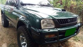 2000 MITSUBISHI Strada Endeavor 4x4 manual Diesel for sale