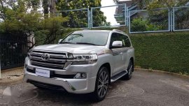 Toyota Land Cruiser Dubai version 22 inch wheels