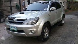Toyota Fortuner V 2007 4x4 Top of the Line