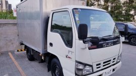 Isuzu NHR Aluminum Van 2016 830K Negotiable