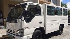 2013 Izusu NHR flexi truck First owned
