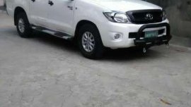 TOYOTA Hilux 2010 diesel manual very good condition