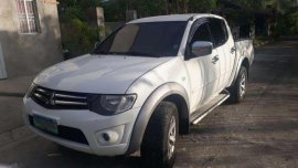 For sale Mitsubishi Strada 2010 model 4X4