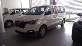 Hyundai Grand Starex Swivel Seats 2.5 Crdi FL 2019 