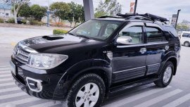  TOYOTA Fortuner V 4x4 Automatic 2010 for sale