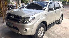 2005 Toyota Fortuner Gas for sale 