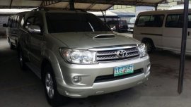 Toyota Fortuner 2011 V for sale