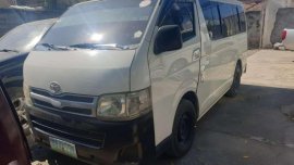 2012 Toyota Hiace commuter for sale 
