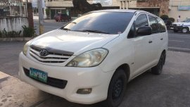 Toyota Innova J 2010 model for sale