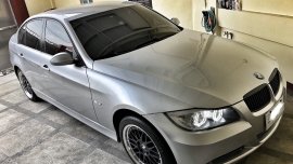 Selling 2nd Hand Bmw 320I 2005 Sedan at 52000 km 