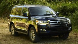 Selling Brand New Toyota Land Cruiser 2019 in Makati 