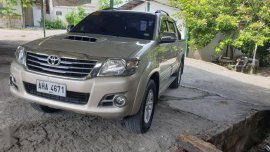 2nd Hand (Used) Toyota Hilux 2015 Automatic Diesel for sale in Tarlac City