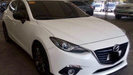 Selling Used Mazda 3 2016 in Makati