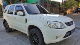 Selling 2nd Hand Ford Escape 2011 in Bacoor