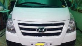 Selling Hyundai Grand Starex 2018 Manual Diesel in Navotas