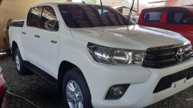 For sale White 2016 Toyota Hilux in Quezon City