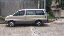 Selling Used Hyundai Starex 2005 in Quezon City