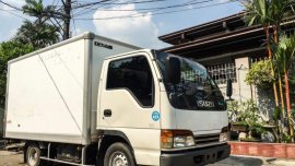 2nd Hand Isuzu Elf 2016 Van for sale in Marikina