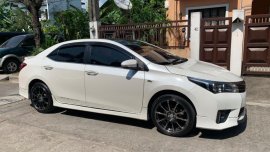 Selling Toyota Altis 2014 Automatic Gasoline in Caloocan