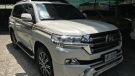 White Toyota Land Cruiser 2018 Automatic Diesel for sale in Quezon City
