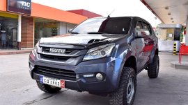 Selling Isuzu Mu-X 2017 Manual Diesel in Lemery