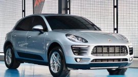 Silver Porsche Macan 2016 at 13101 km for sale