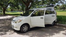 Selling White Toyota Avanza 2007 at 298000 km in Davao City