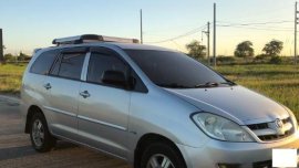 Selling 2nd Hand Toyota Innova 2005 Manual Diesel at 100000 km in Biñan