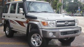 Sell White 2018 Toyota Land Cruiser for sale
