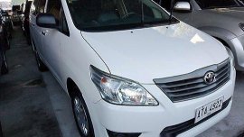 Selling White Toyota Innova 2015 for sale in Manual
