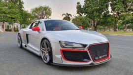 Sell 2nd Hand 2011 Audi R8 Automatic Gasoline at 7000 km in Parañaque
