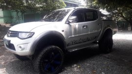 Selling Mitsubishi Strada 2013 at 80000 km in Valenzuela