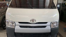 Selling White Toyota Hiace 2017 Van in Quezon City